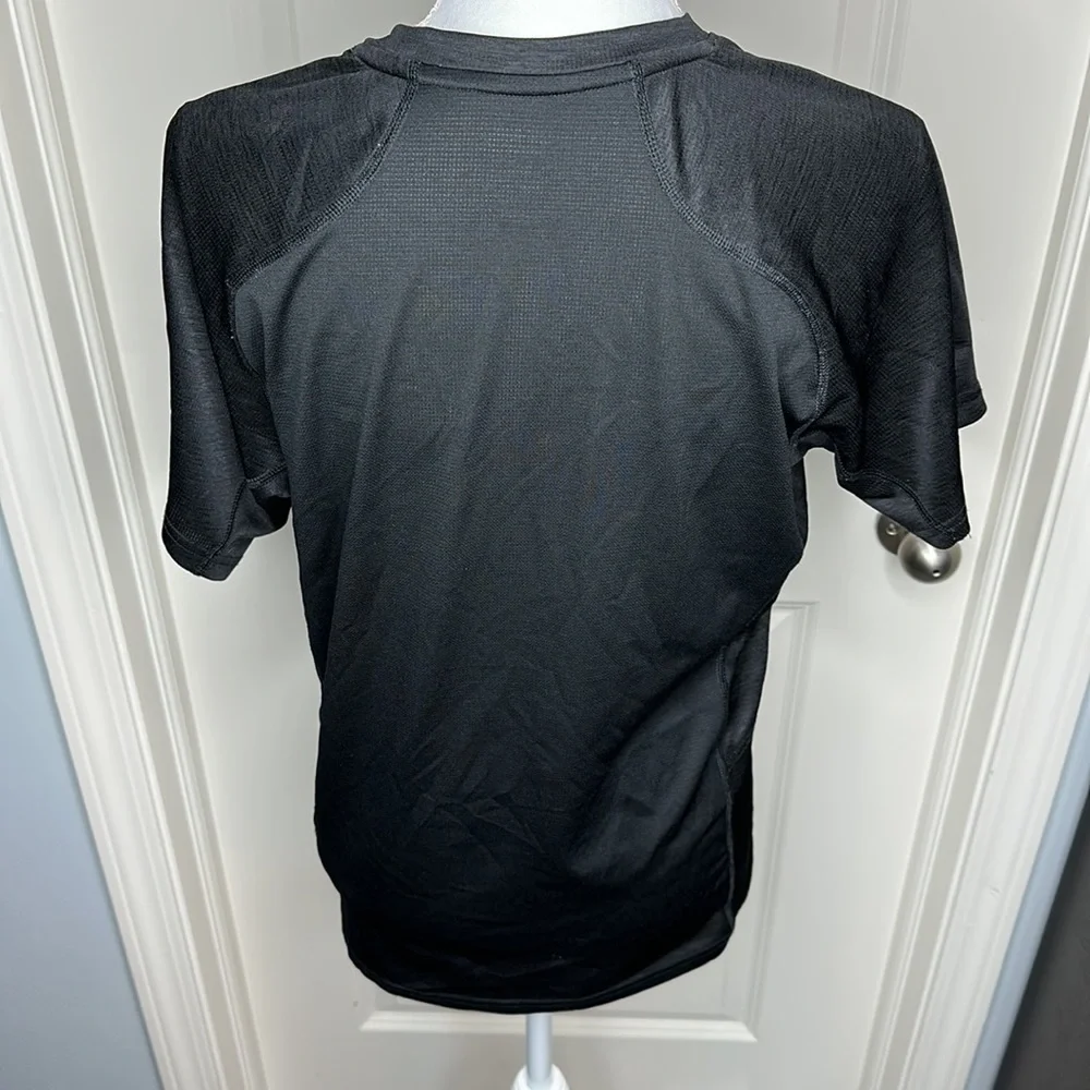 The North Face shirt size small